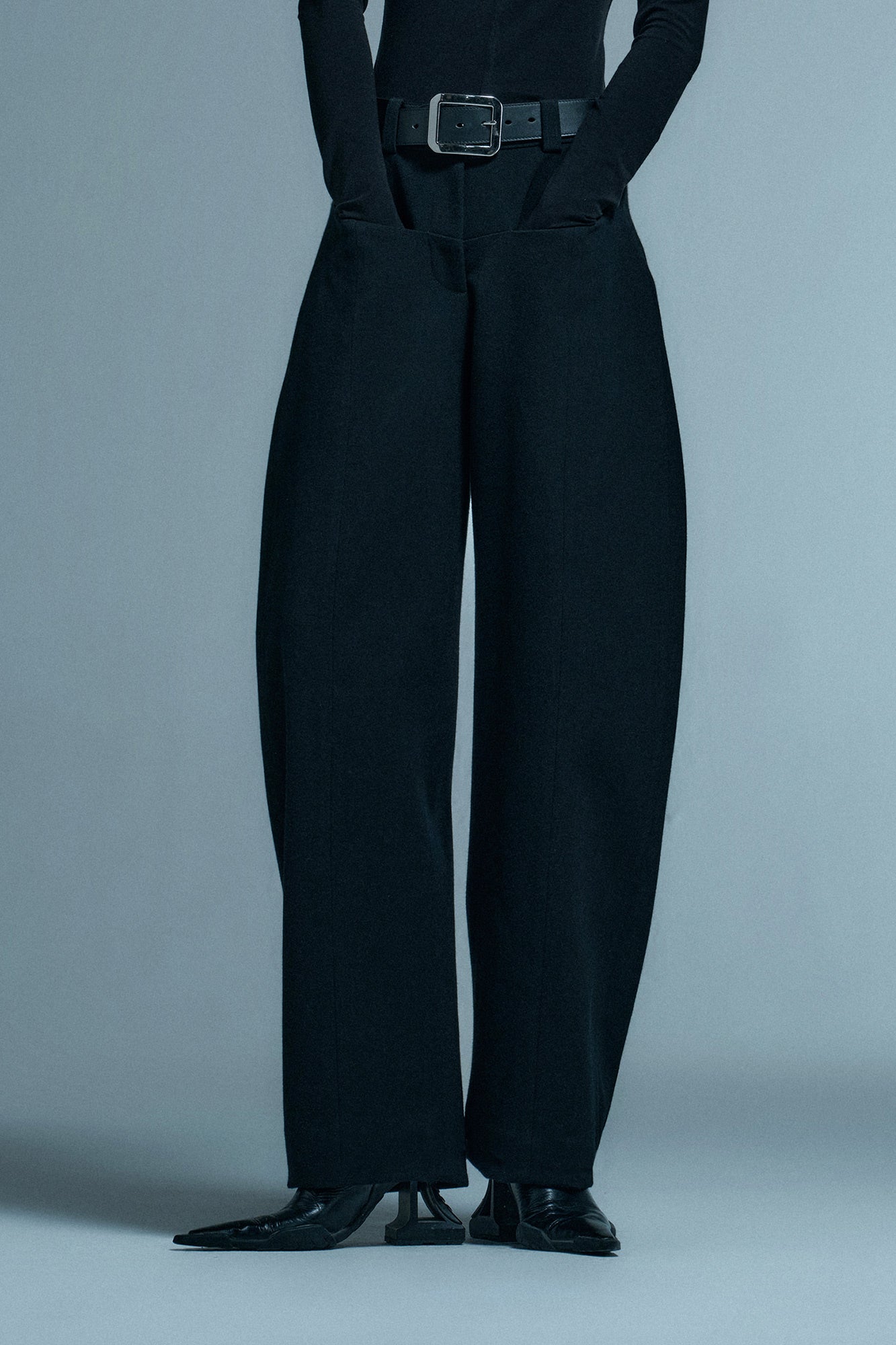 Wool scimitar mid-rise trousers