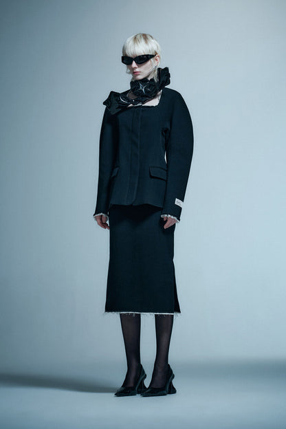 Fleece flowers embellished suit with curved sleeves