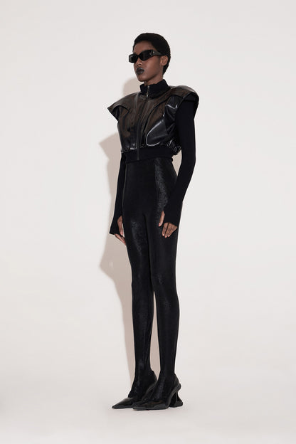Three dimensional wide shoulder jacket